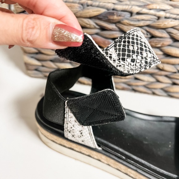 Franco Sarto Black Vegan Snake Print Adjustable Strap Platform Jute Sandal 10M - Picture 4 of 8